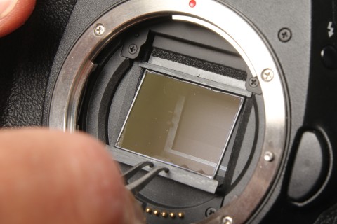 Canon VAF being positioned beneath raised reflex mirror